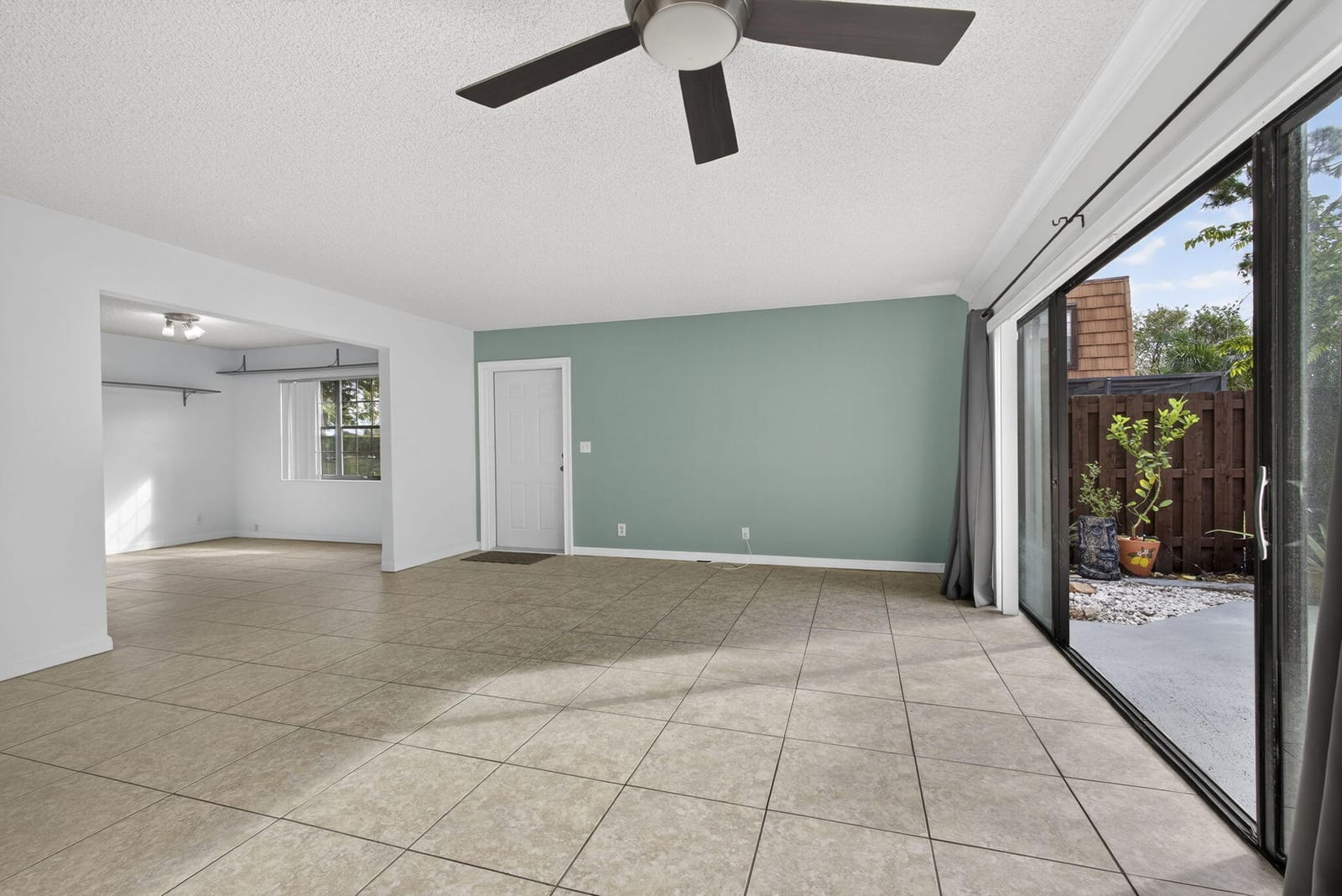 102 Weybridge Circle B — photo 7