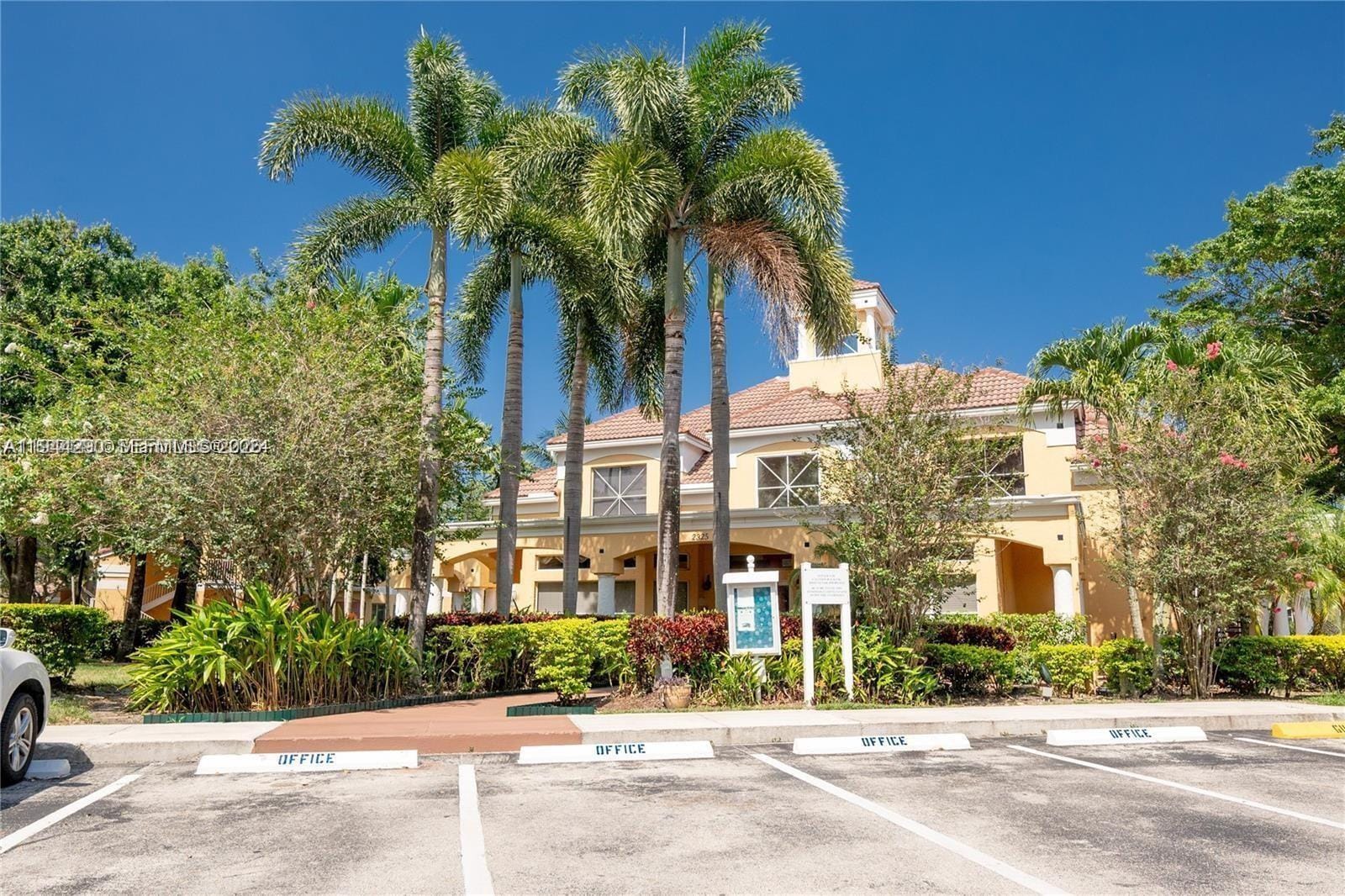2341 NW 33rd Street 405, Oakland Park, FL 33309 photo 25