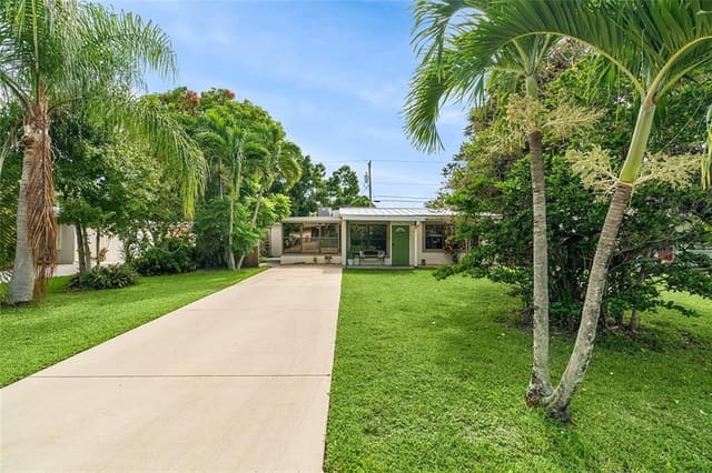 1370 4th Court, sold in Rockridge, Vero Beach, FL