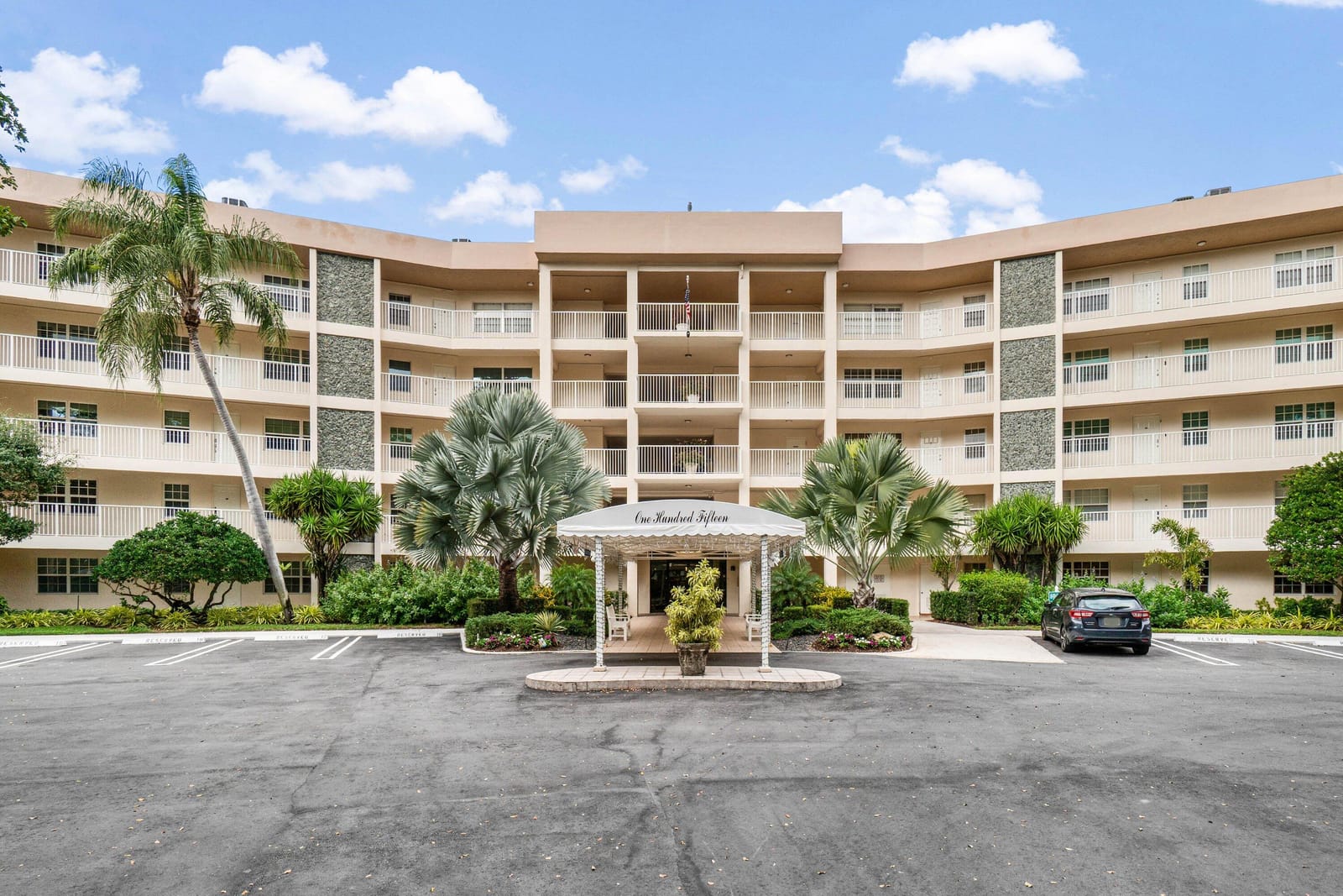 3505 Oaks Way 301, Pompano Beach, FL 33069