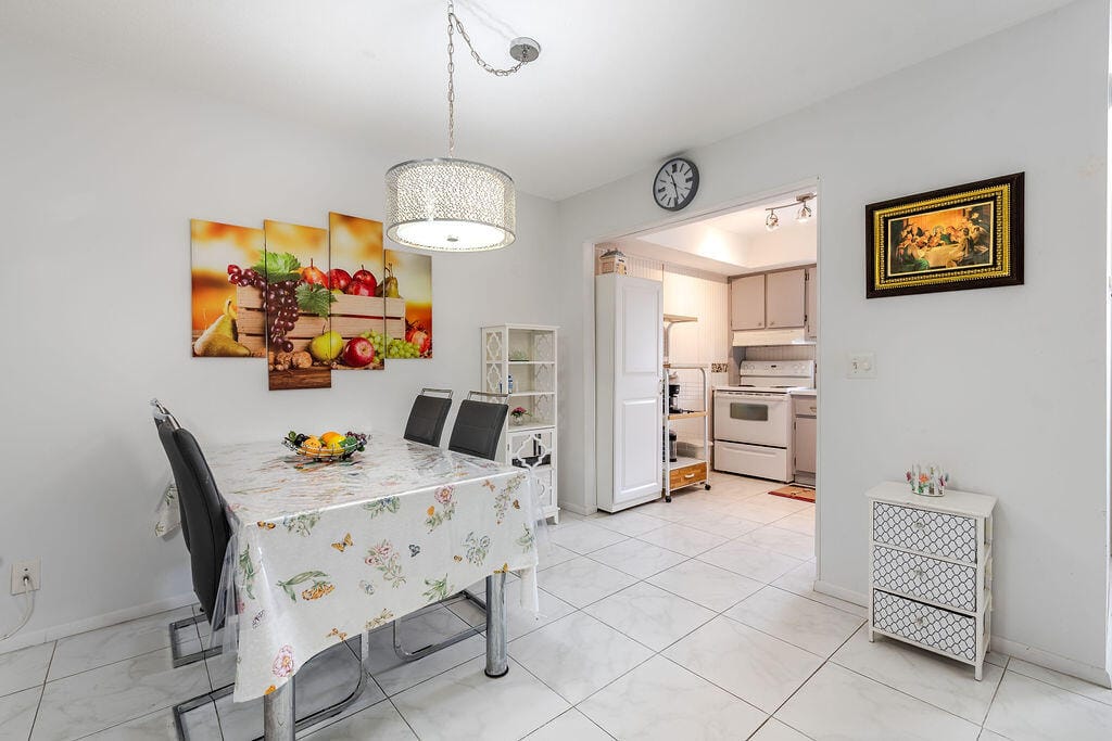 2995 Crosley Drive W E, West Palm Beach, FL 33415 photo 6