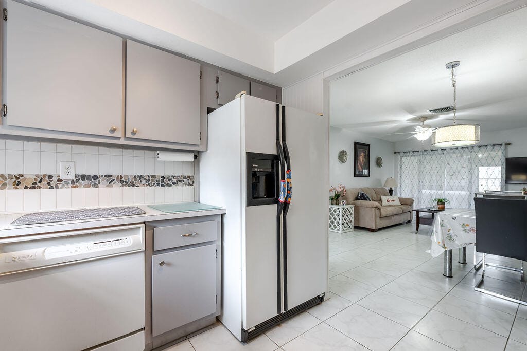 2995 Crosley Drive W E, West Palm Beach, FL 33415 photo 10