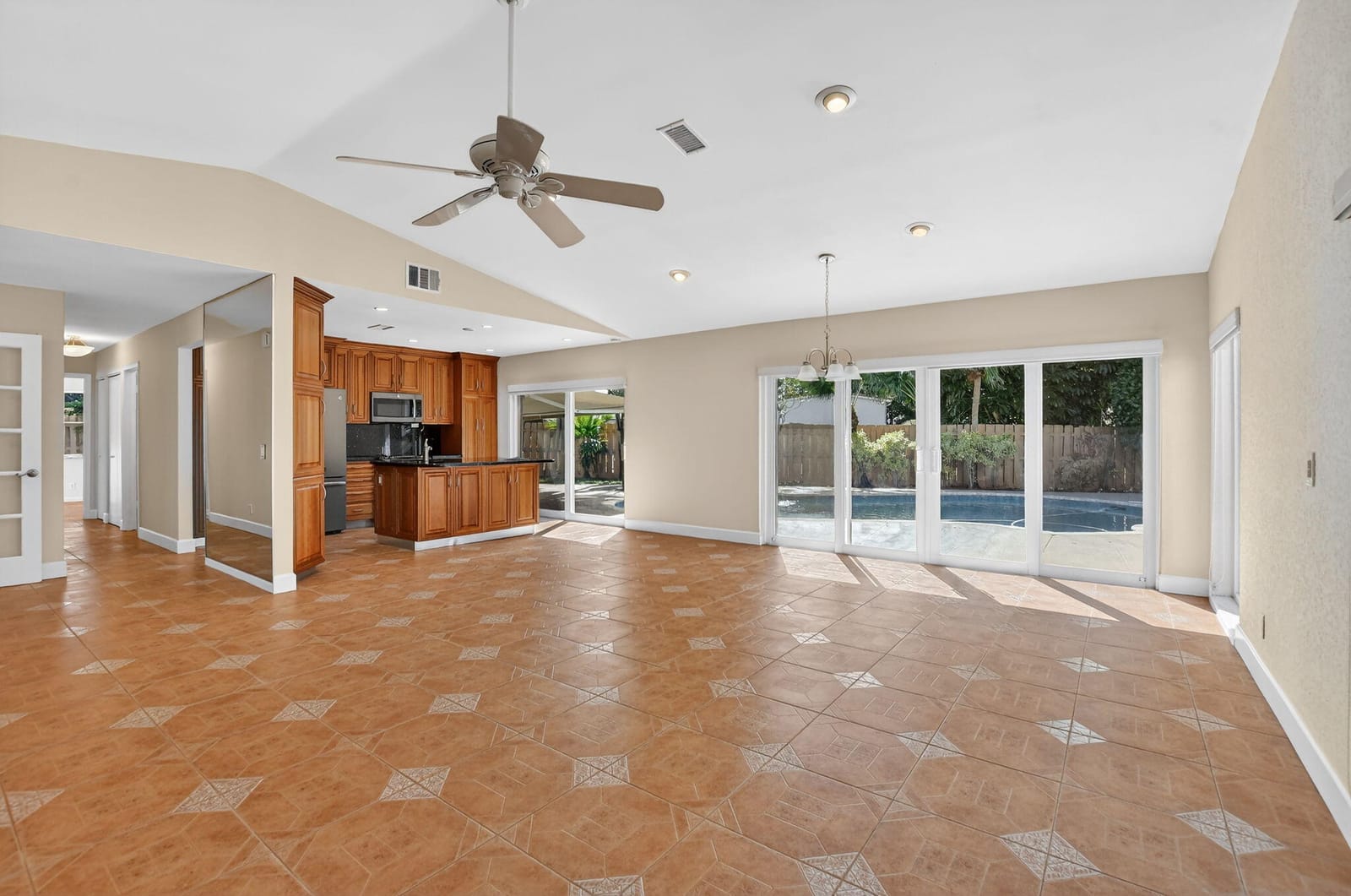 6801 Hollandaire Drive W — photo 3