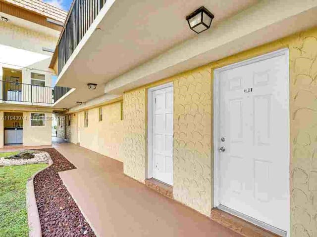 8600 SW 109th Avenue 4101, sold in Courtyards At Kendall, Miami, FL