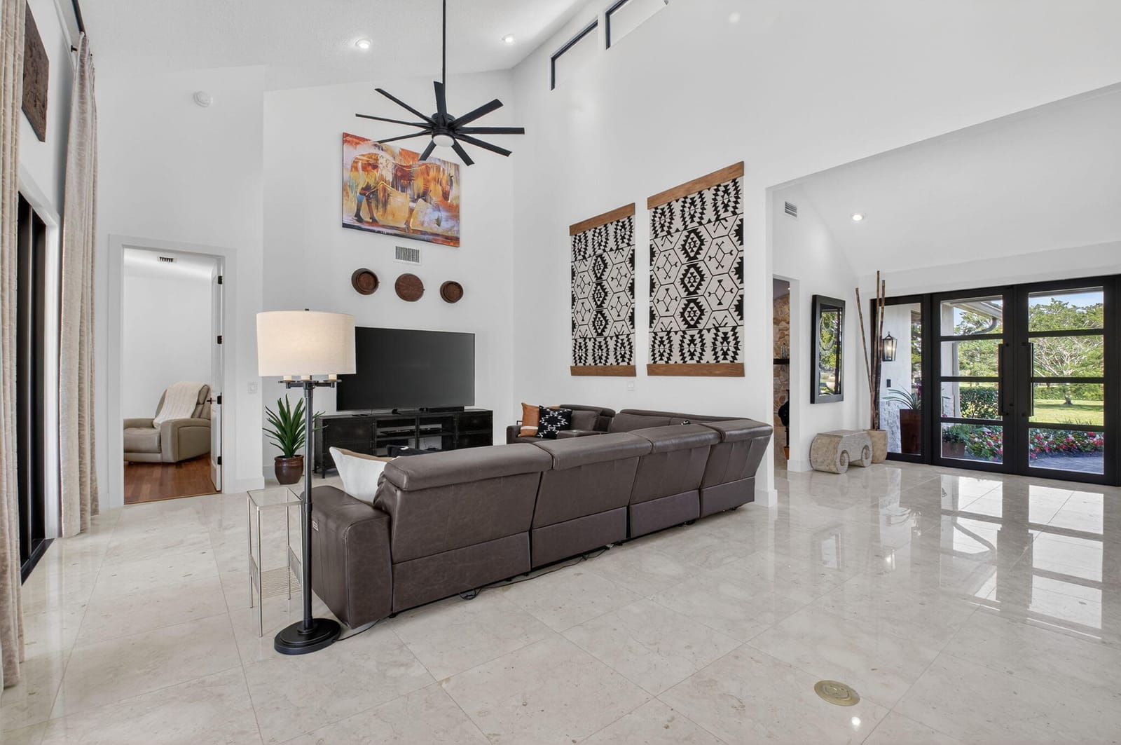 10236 La Reina Road — photo 8
