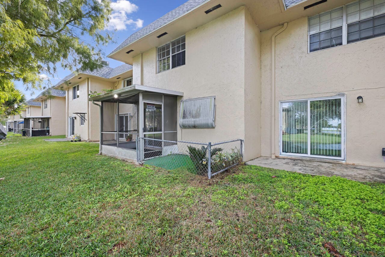7503 Kimberly Boulevard 142, North Lauderdale, FL 33068 photo 17
