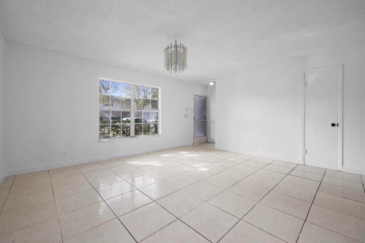 7503 Kimberly Boulevard 142 — photo 5