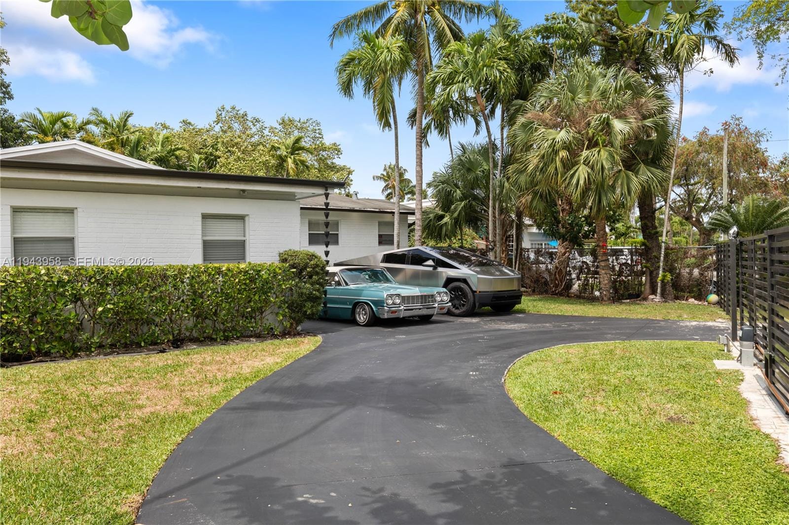 11810 W Biscayne Canal Road — photo 2