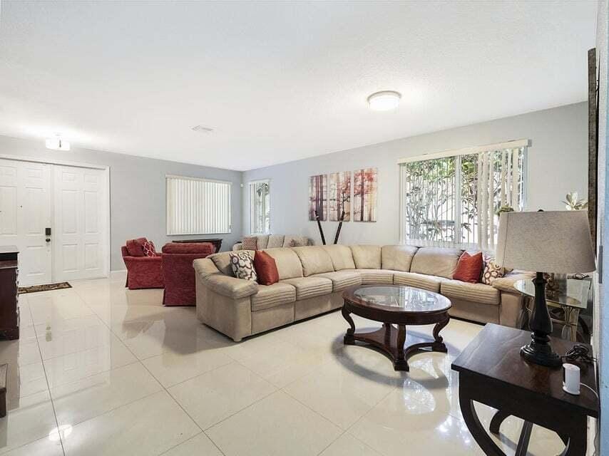 846 Gazetta Way — photo 8