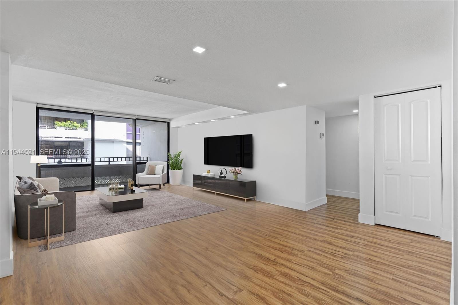 13953 Kendale Lakes Circle 608B — photo 3