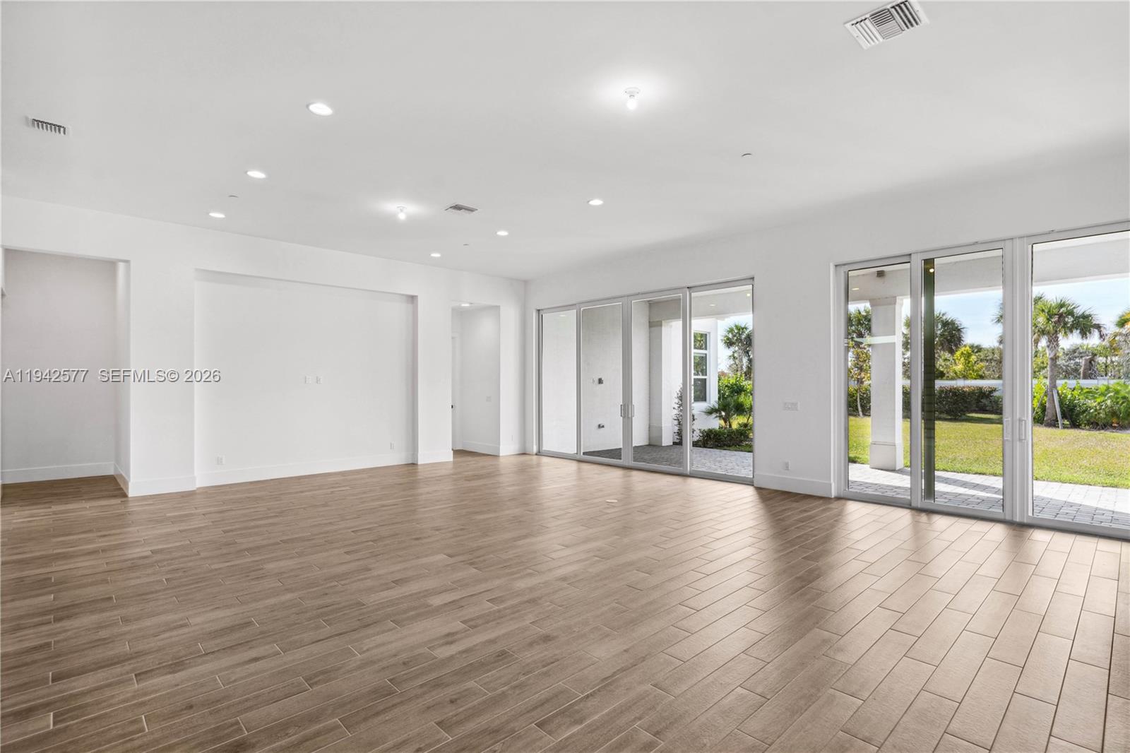 9281 Coral Isles Circle — photo 8