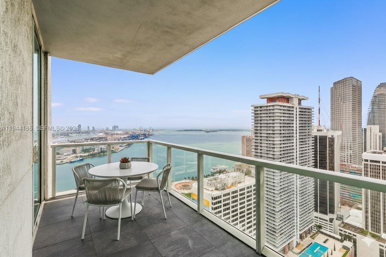 253 NE 2nd Street 4608, Miami, FL 33132 photo 2