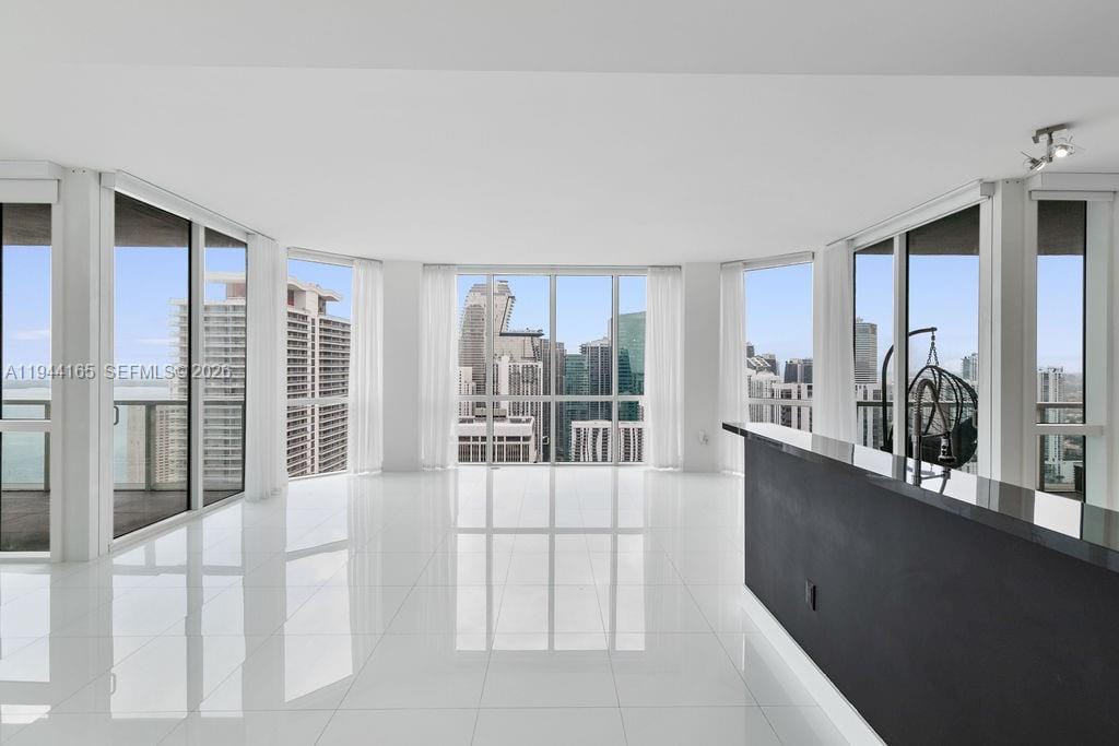 253 NE 2nd Street 4608, Miami, FL 33132 photo 12
