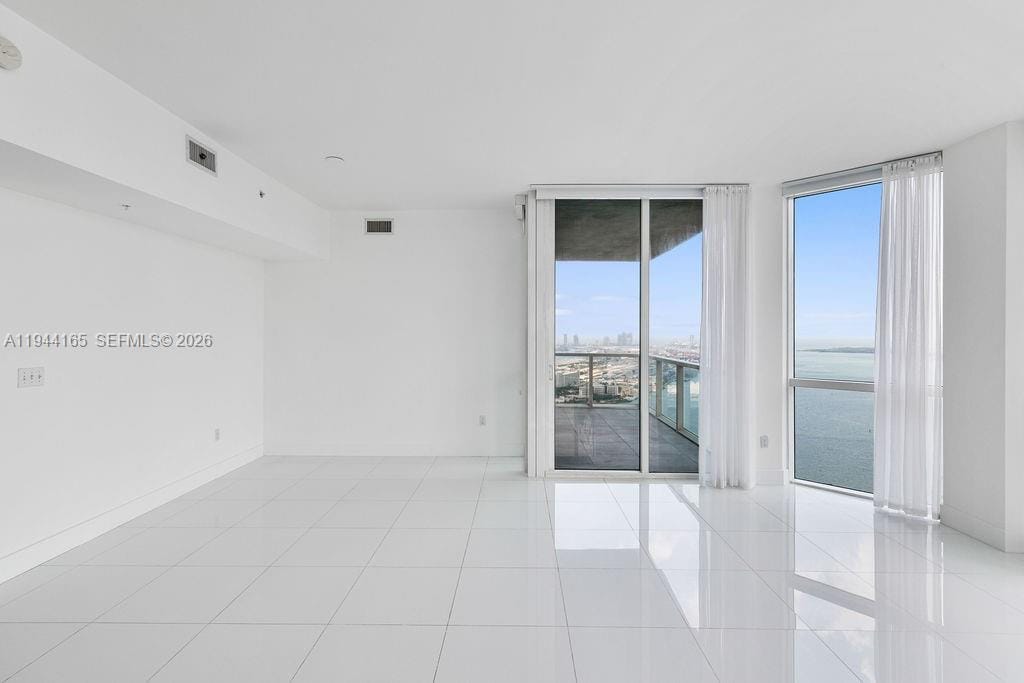 253 NE 2nd Street 4608, Miami, FL 33132 photo 17