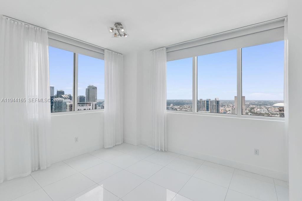 253 NE 2nd Street 4608, Miami, FL 33132 photo 21