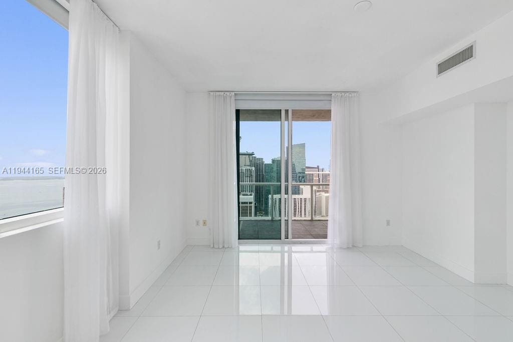 253 NE 2nd Street 4608, Miami, FL 33132 photo 24