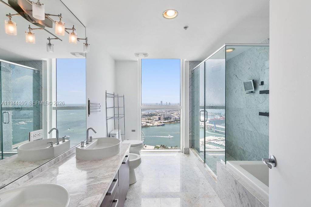 253 NE 2nd Street 4608, Miami, FL 33132 photo 25