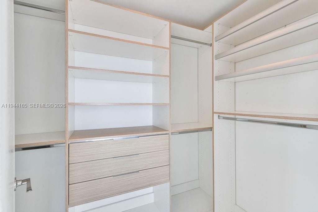 253 NE 2nd Street 4608, Miami, FL 33132 photo 29