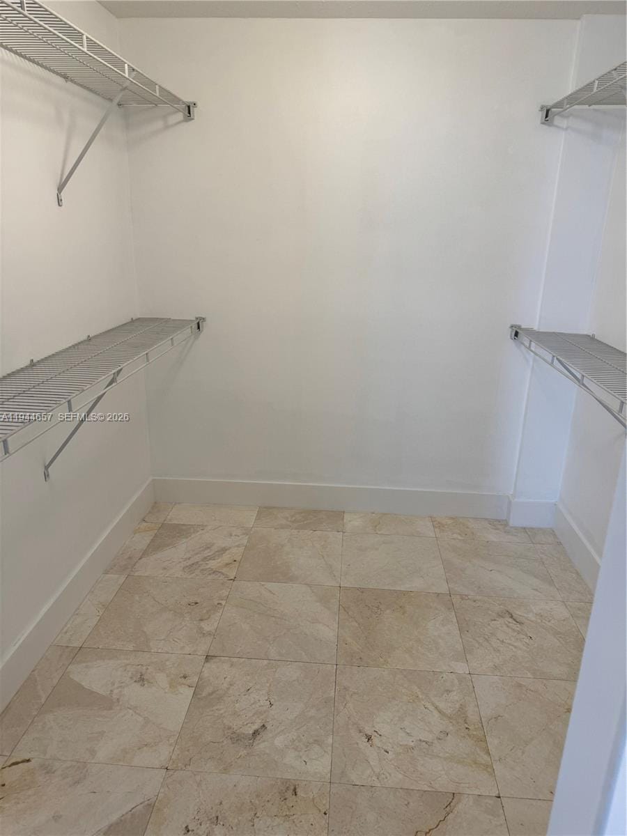 170 SE 14th Street 2405, Miami, FL 33131 photo 17