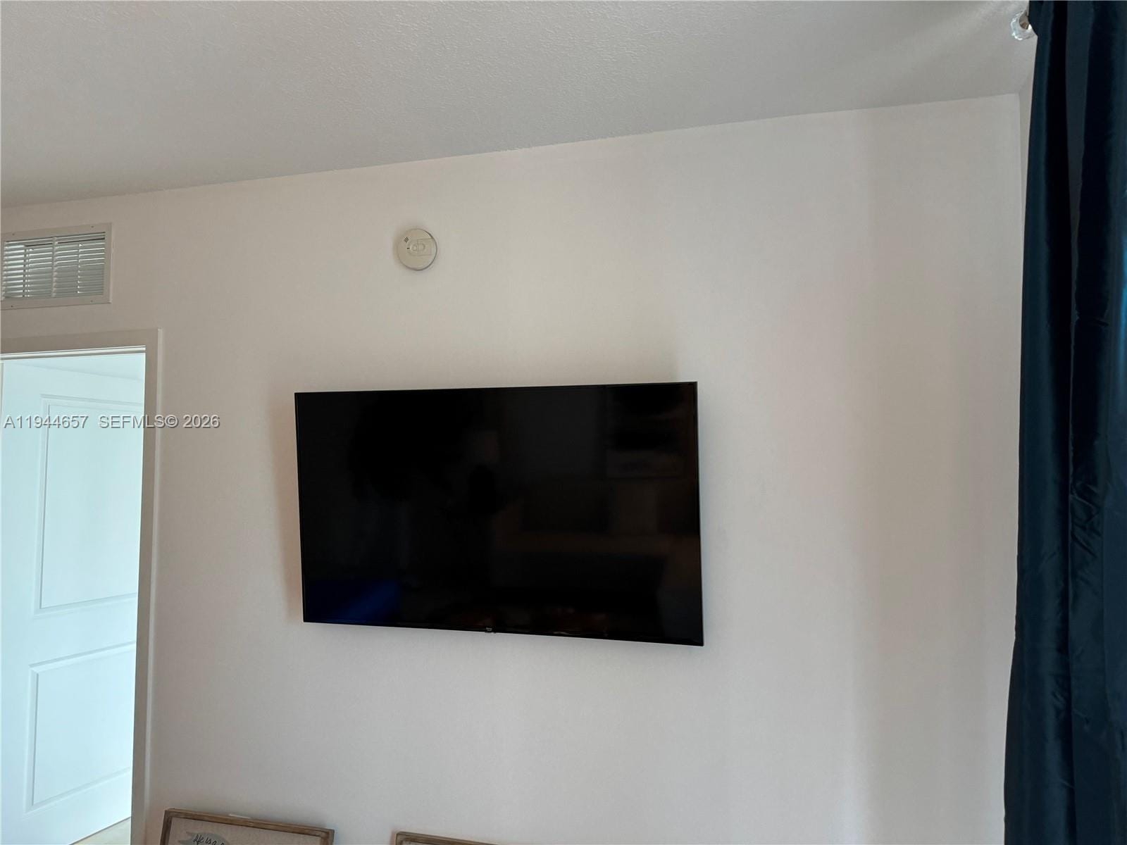 170 SE 14th Street 2405, Miami, FL 33131 photo 2