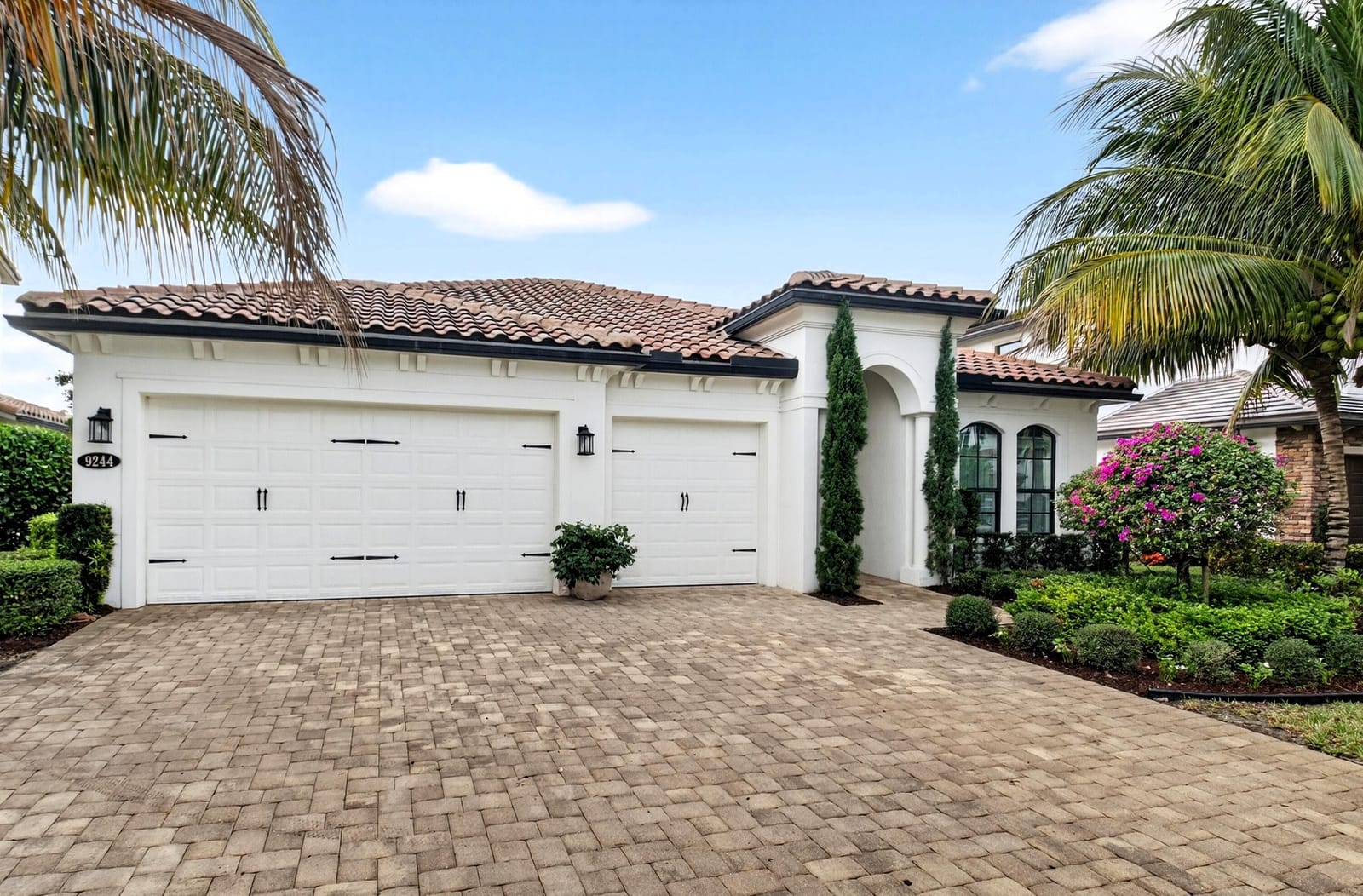 9244 Grand Prix Lane — photo 2