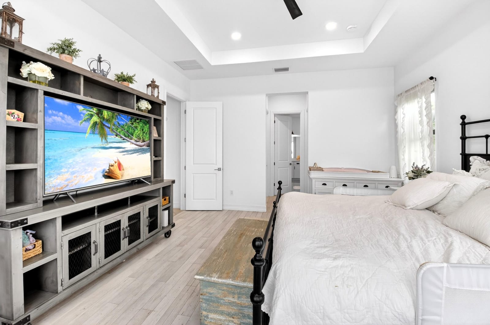 9244 Grand Prix Lane — photo 12