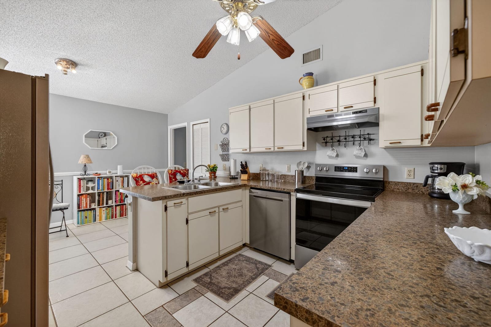 615 SE Dean Terrace, Port St. Lucie, FL 34984 photo 15