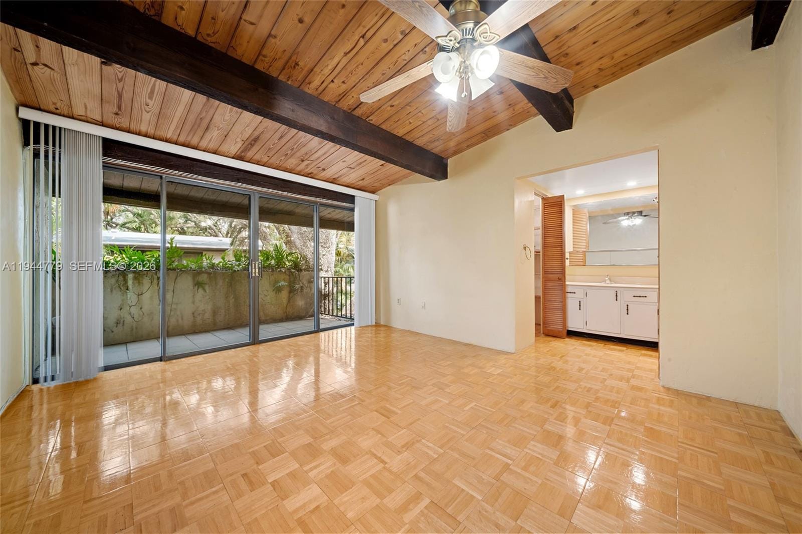 19432 NE 26th Avenue 92D, Miami, FL 33180 photo 28