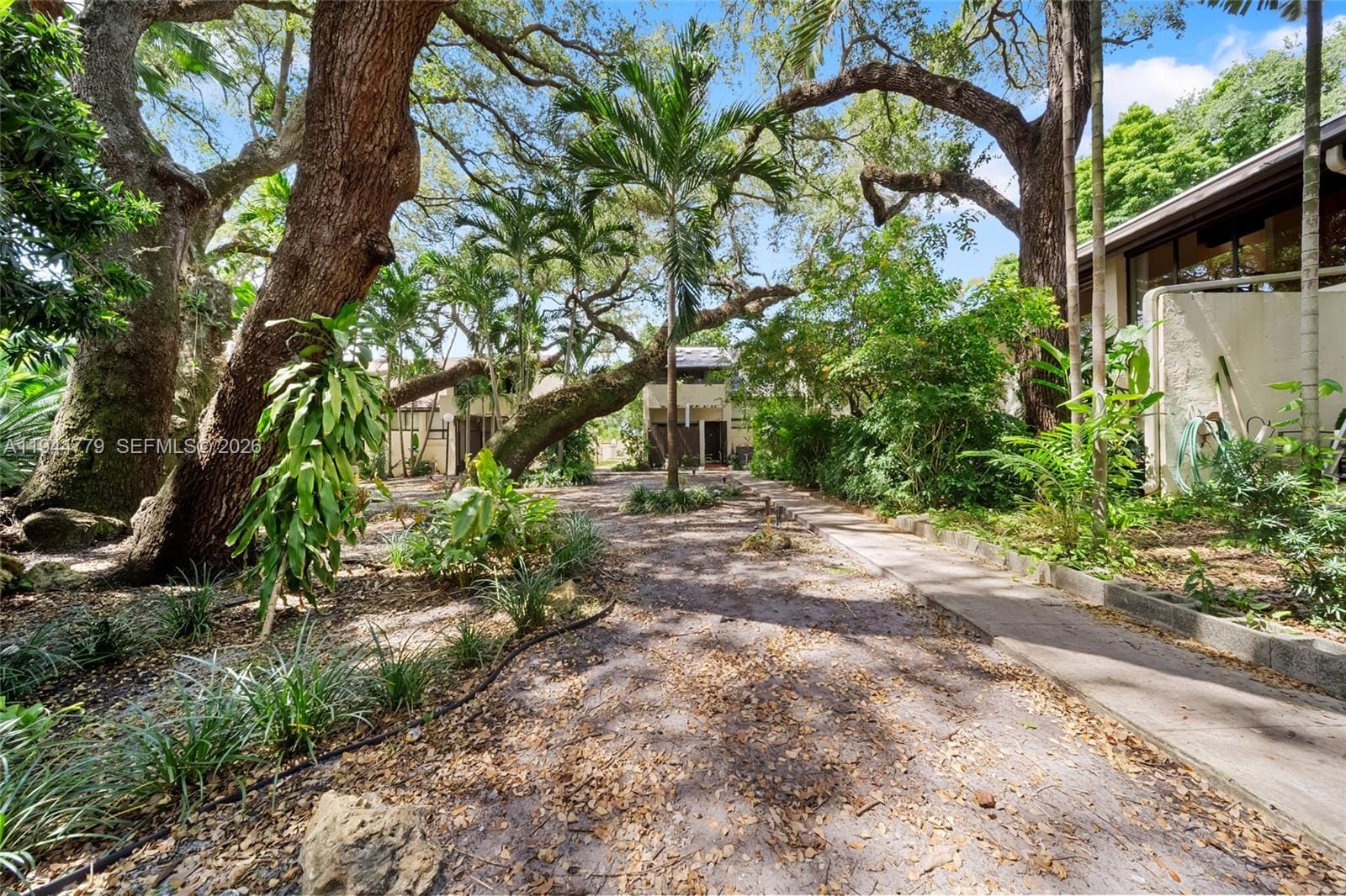 19432 NE 26th Avenue 92D, Miami, FL 33180 photo 7