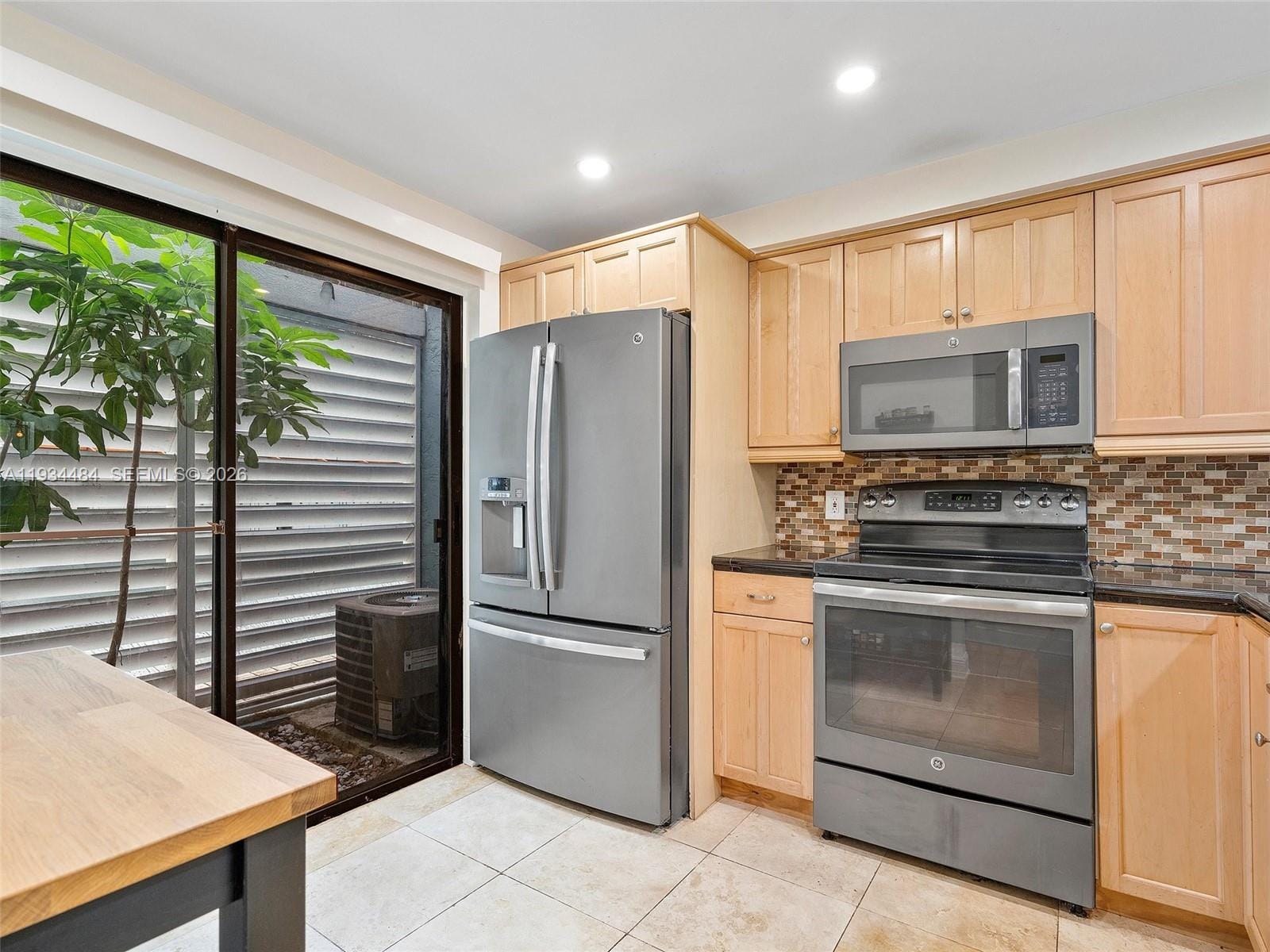 515 NE 38th Street 10 — photo 7