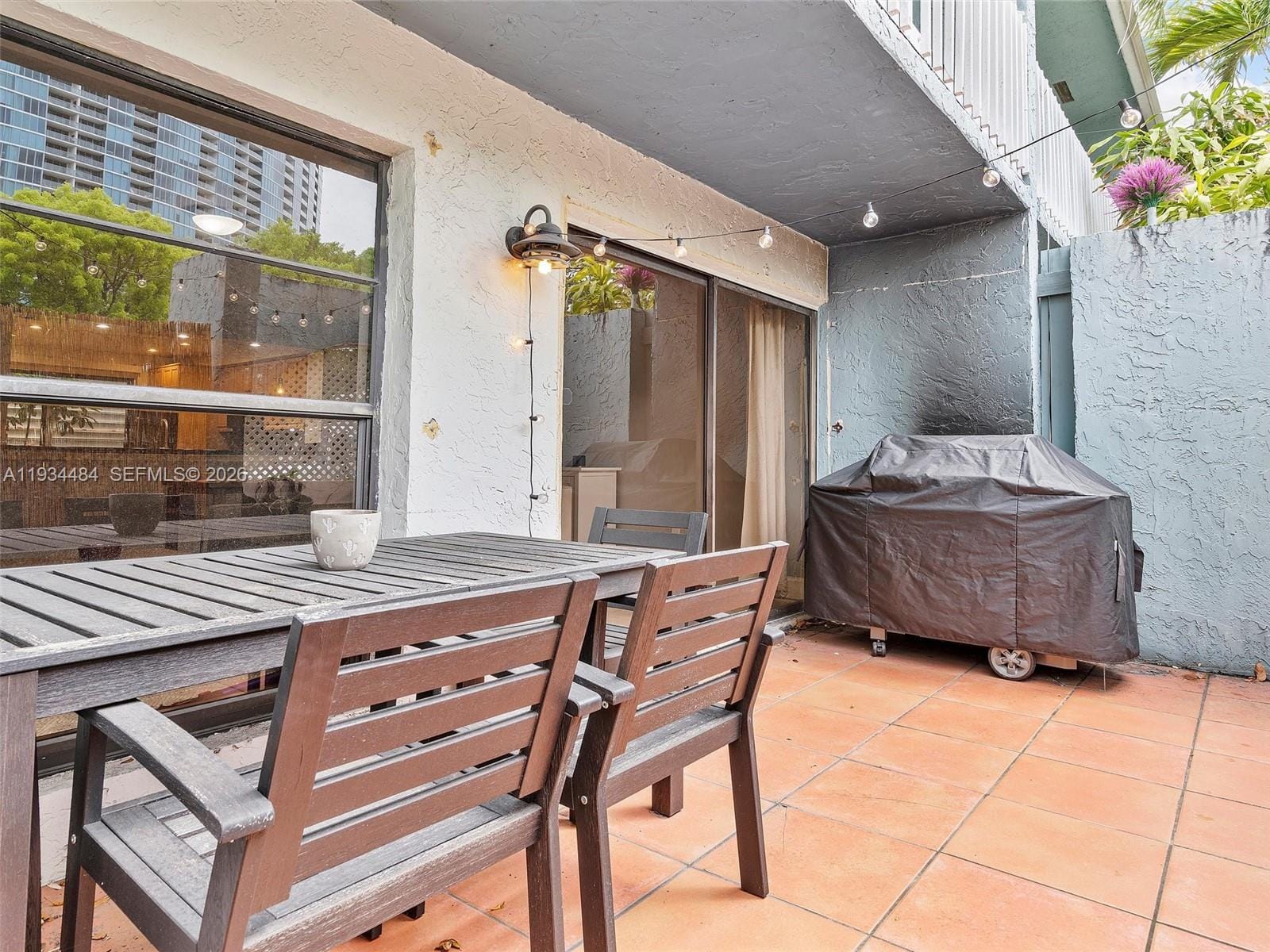 515 NE 38th Street 10 — photo 9