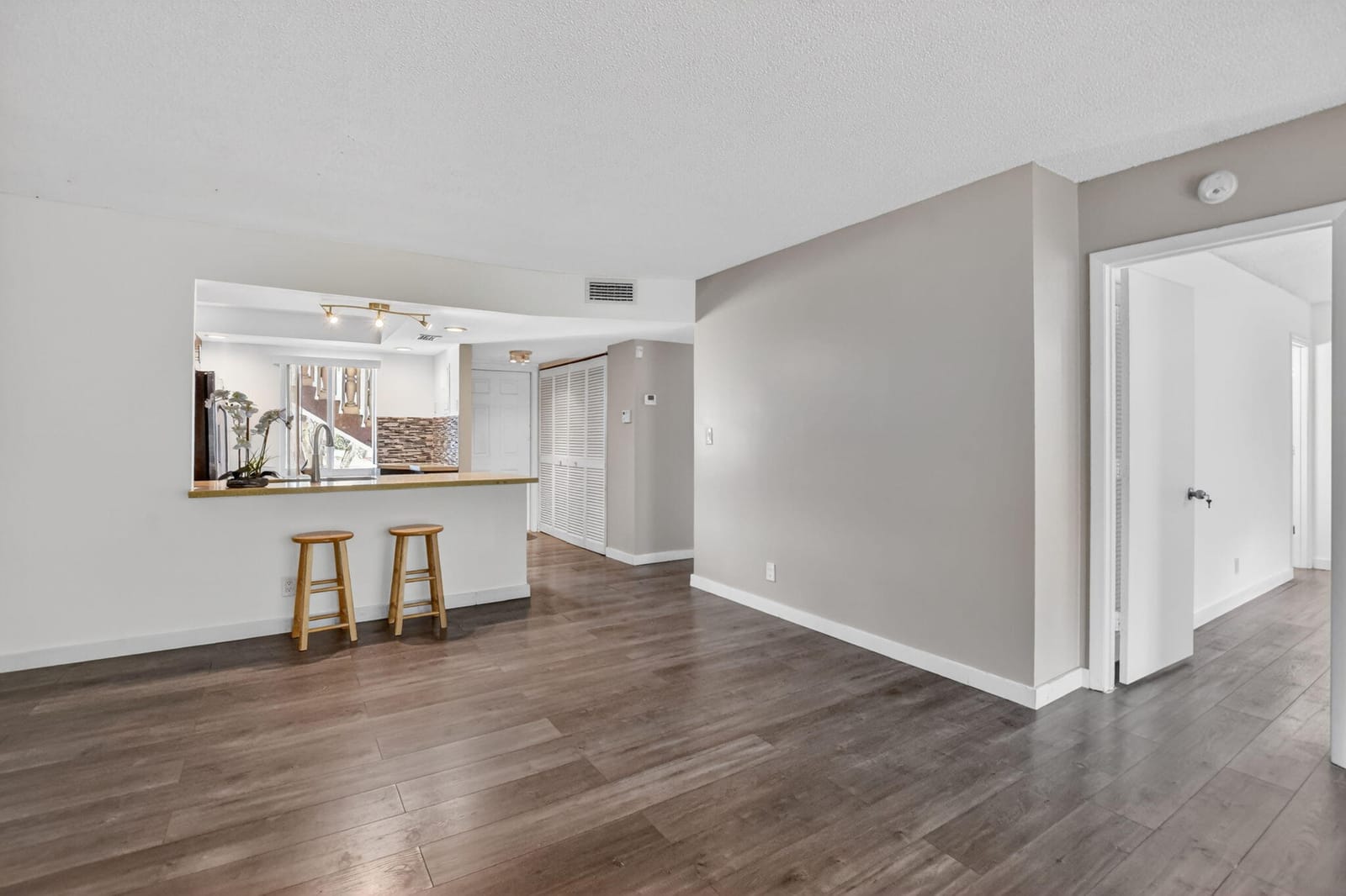 9220 SW 3rd Street 907 — photo 4