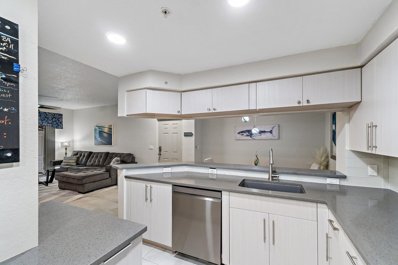 3021 Alcazar Place 103 — photo 2