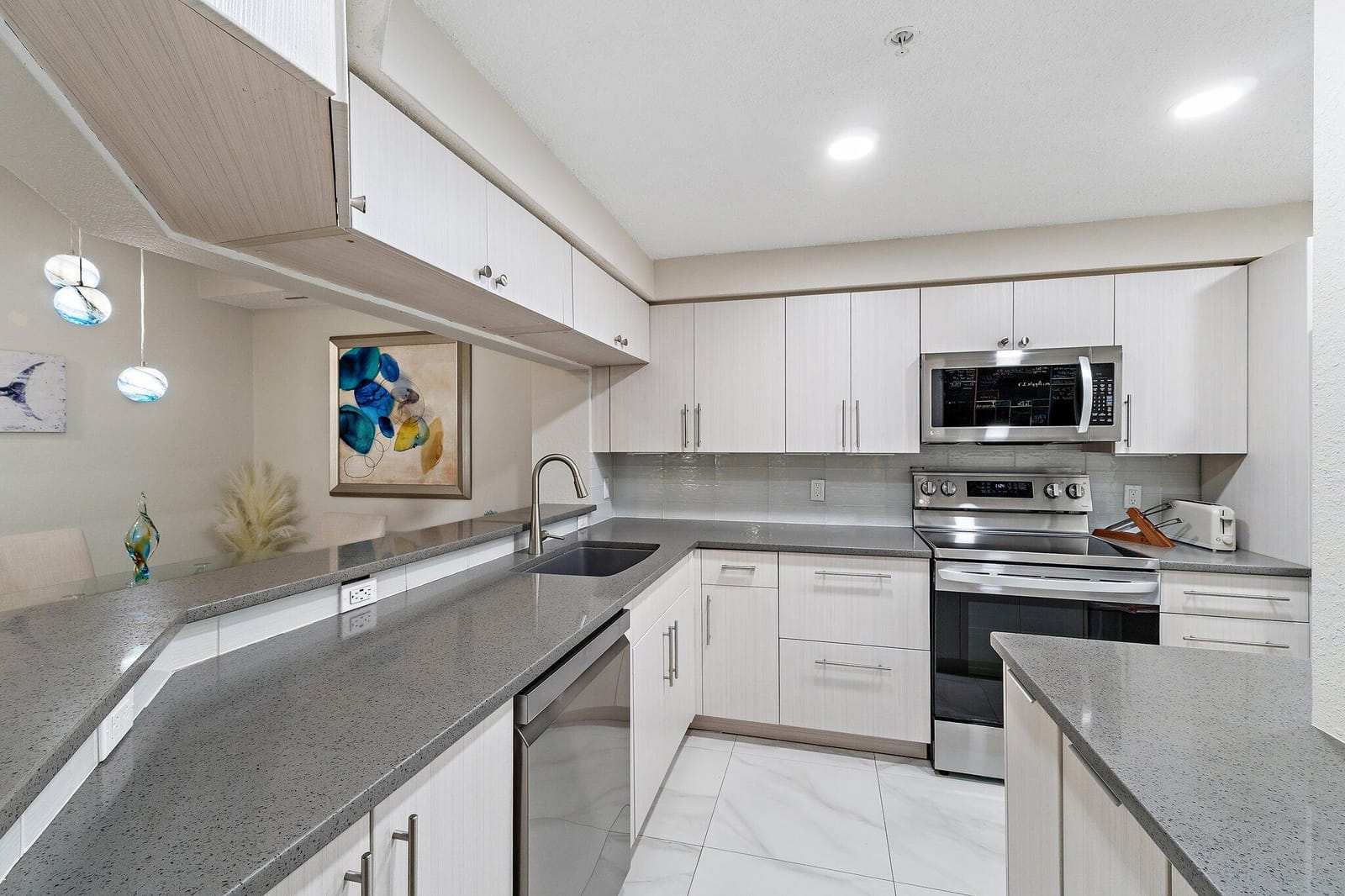 3021 Alcazar Place 103 — photo 5
