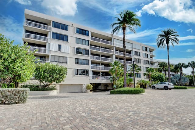 3250 S Ocean Boulevard 207s, Palm Beach, FL 33480