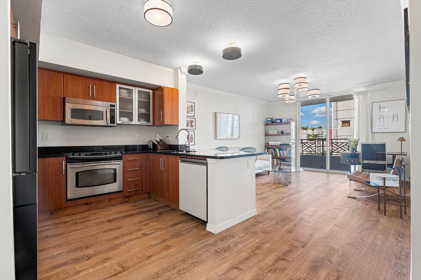 600 S Dixie Highway 613 — photo 11
