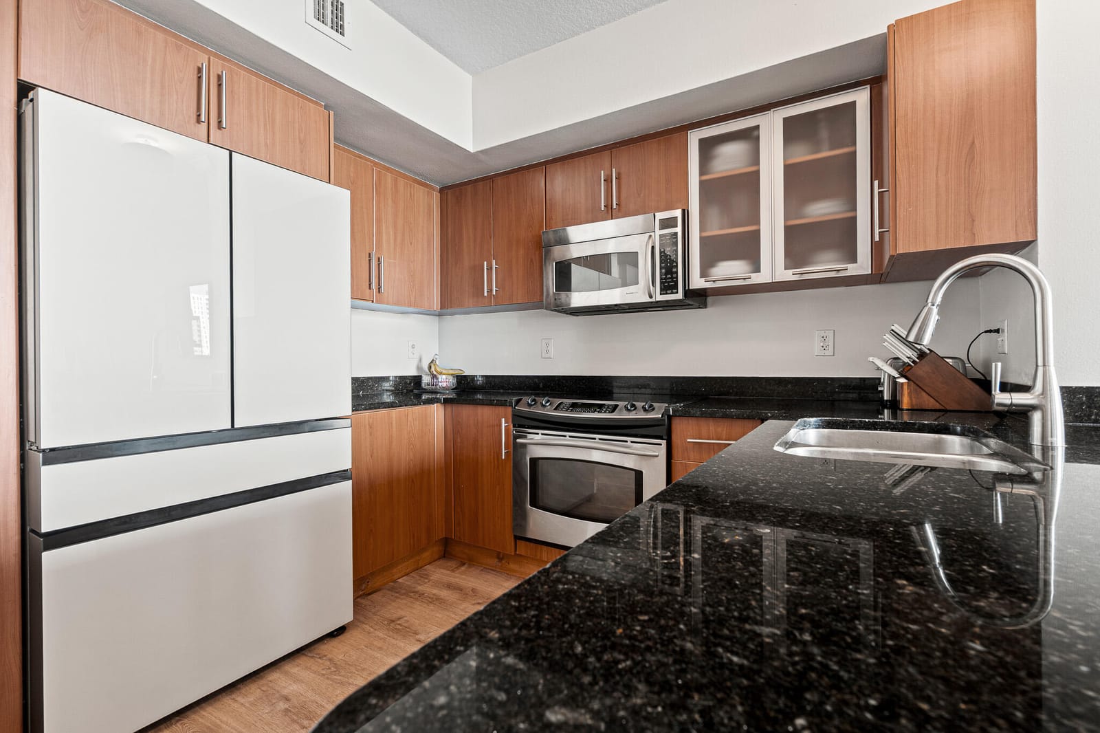 600 S Dixie Highway 613 — photo 12