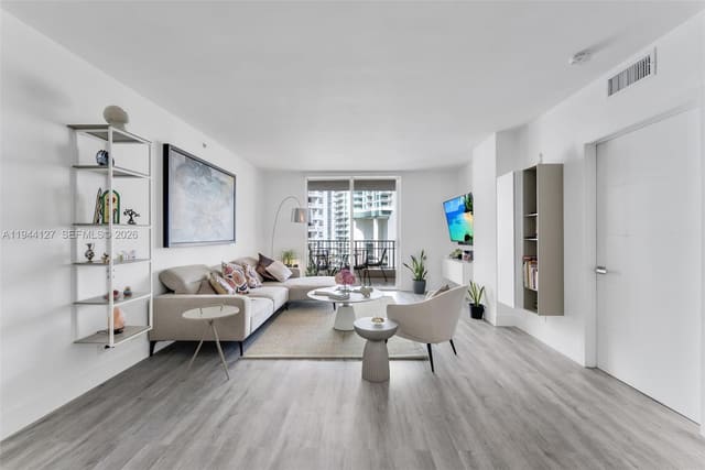 701 Brickell Key Boulevard 1506, Miami, FL 33131