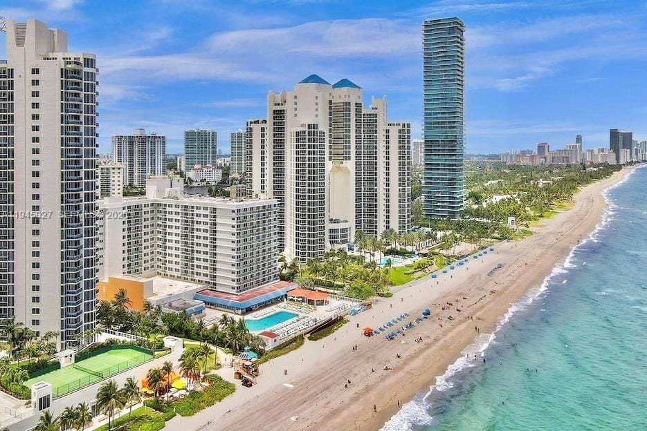 19201 Collins Avenue 420, Sunny Isles Beach, FL 33160 photo 2