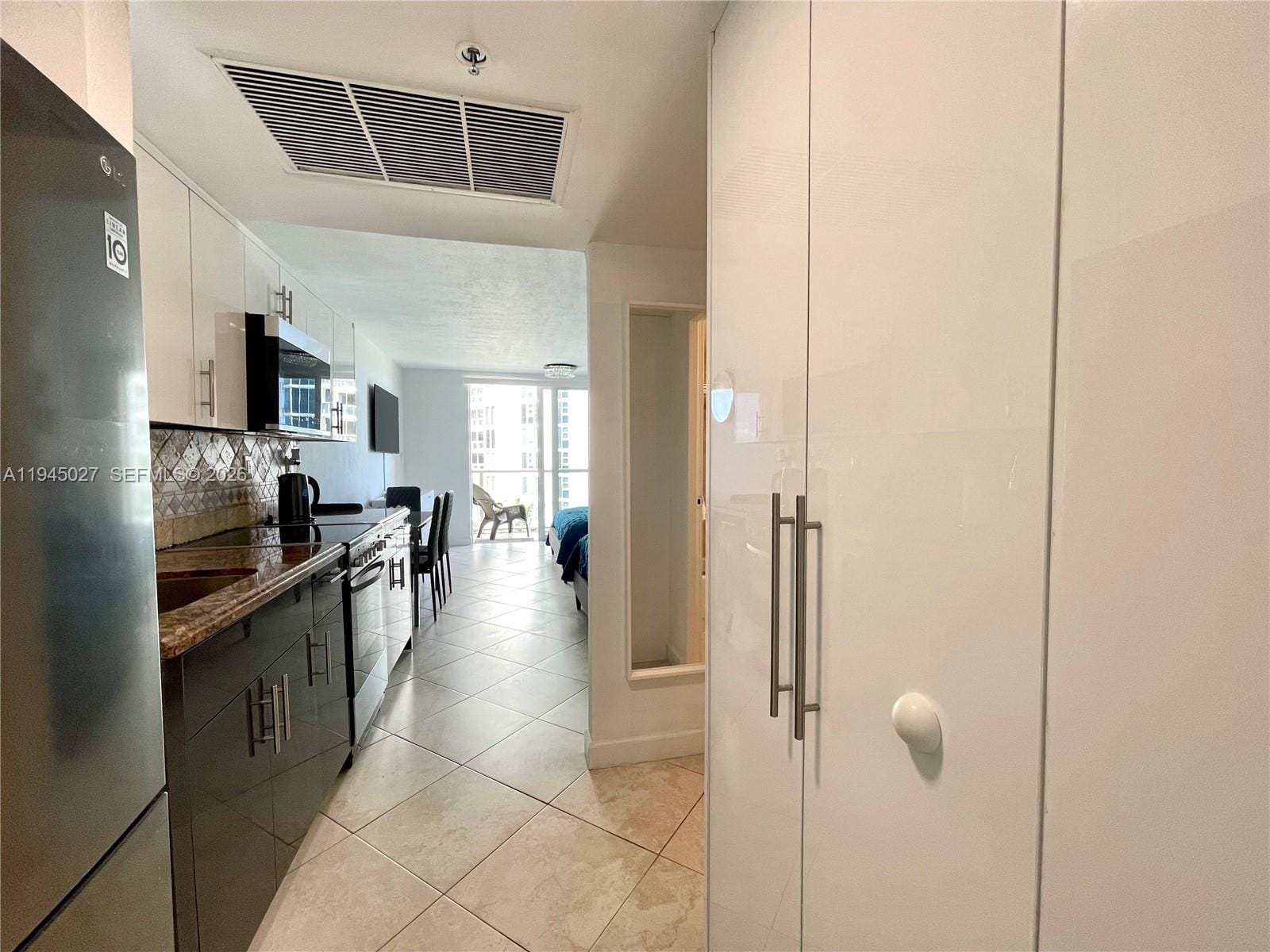 19201 Collins Avenue 420, Sunny Isles Beach, FL 33160 photo 11