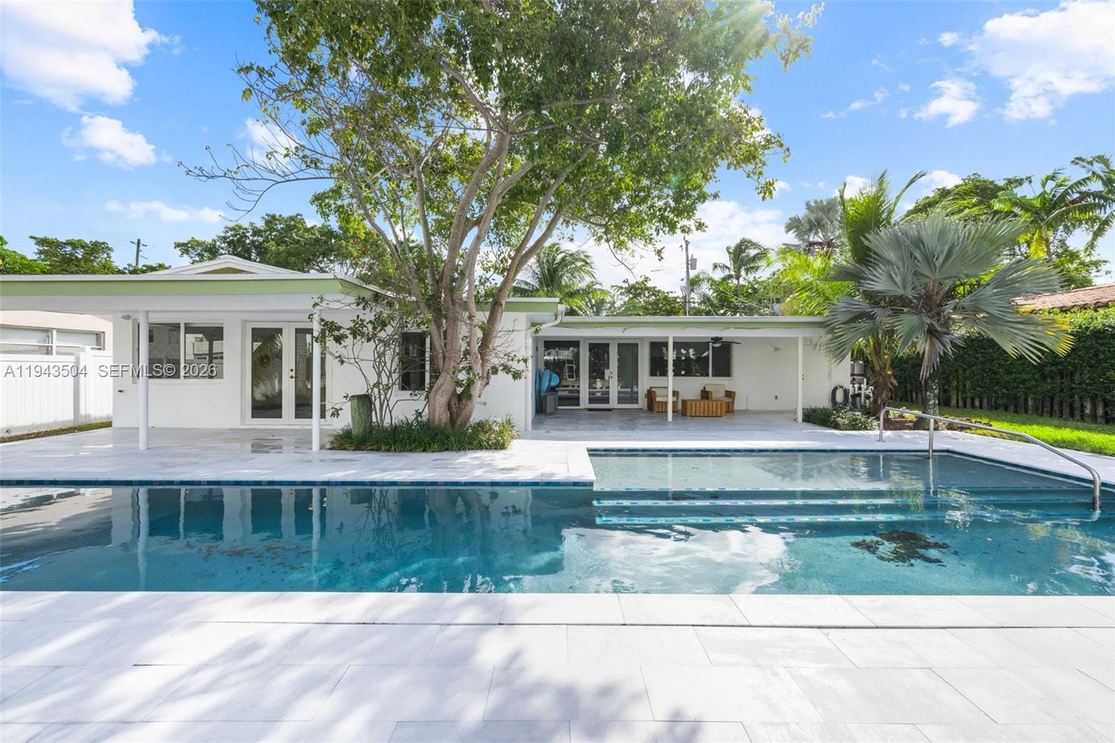 1895 Ixora Road, North Miami, FL 33181