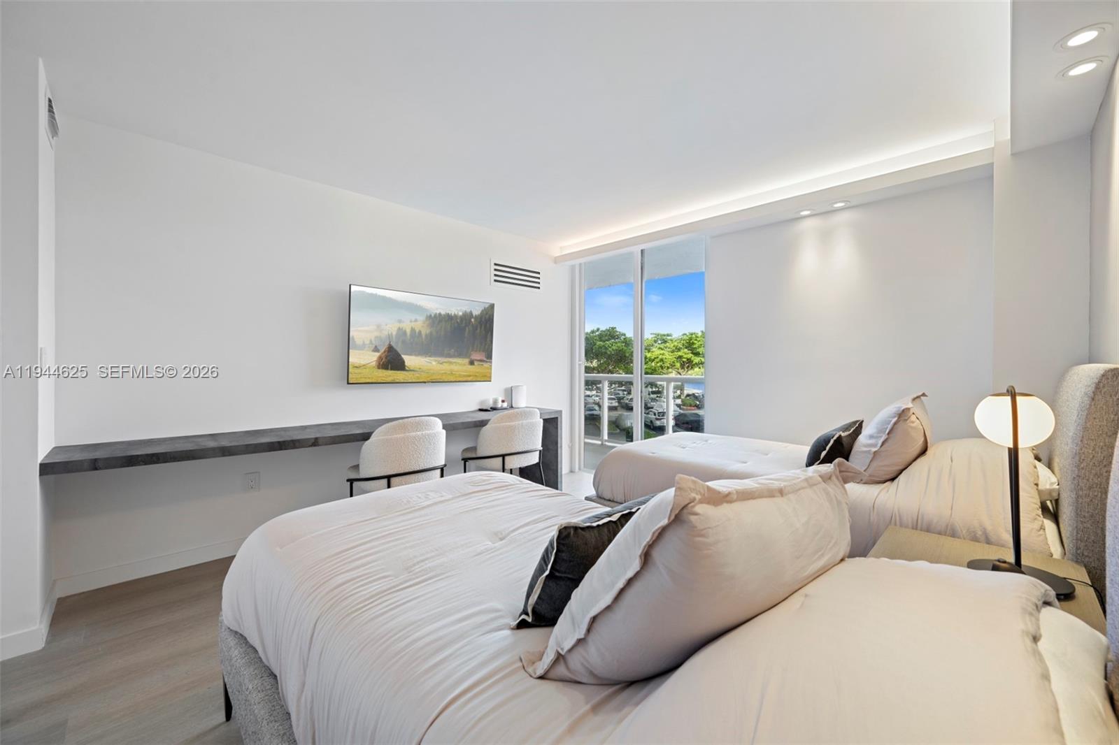 20505 E Country Club Drive 231, Aventura, FL 33180 photo 19