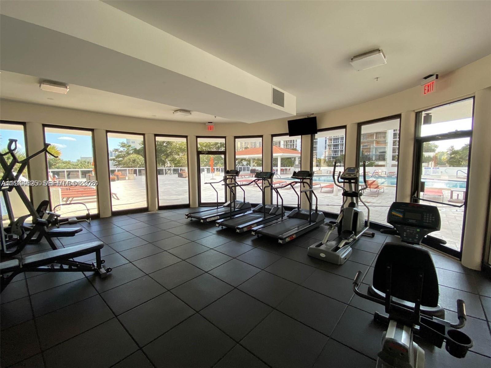 20505 E Country Club Drive 231, Aventura, FL 33180 photo 28