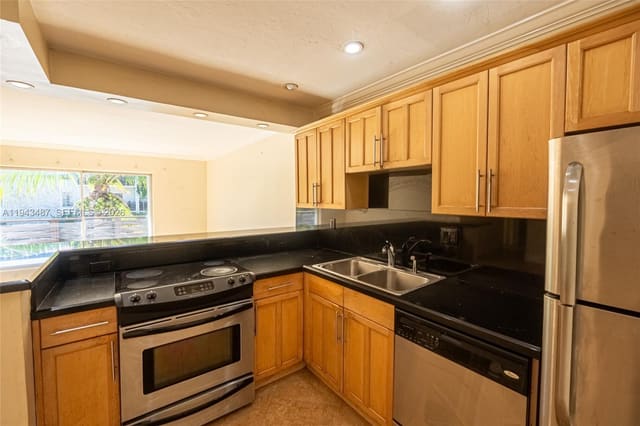 7477 SW 82nd Street C213, sold in Dadeland Capri Condo, Miami, FL
