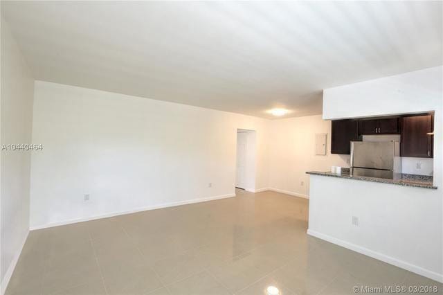 1820 Venice Park Drive 205 — photo 5