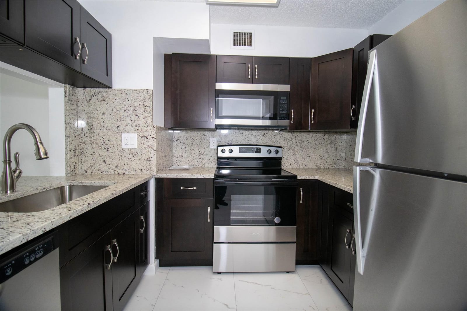 11430 NW 45th Street — photo 7