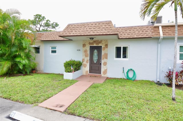 419 SW Natura Avenue B, sold in Natura Condo No 1, Deerfield Beach, FL