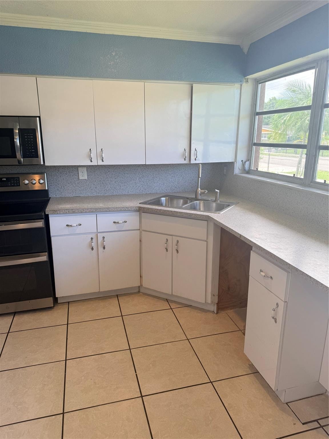 19425 NW 39th Avenue — photo 10