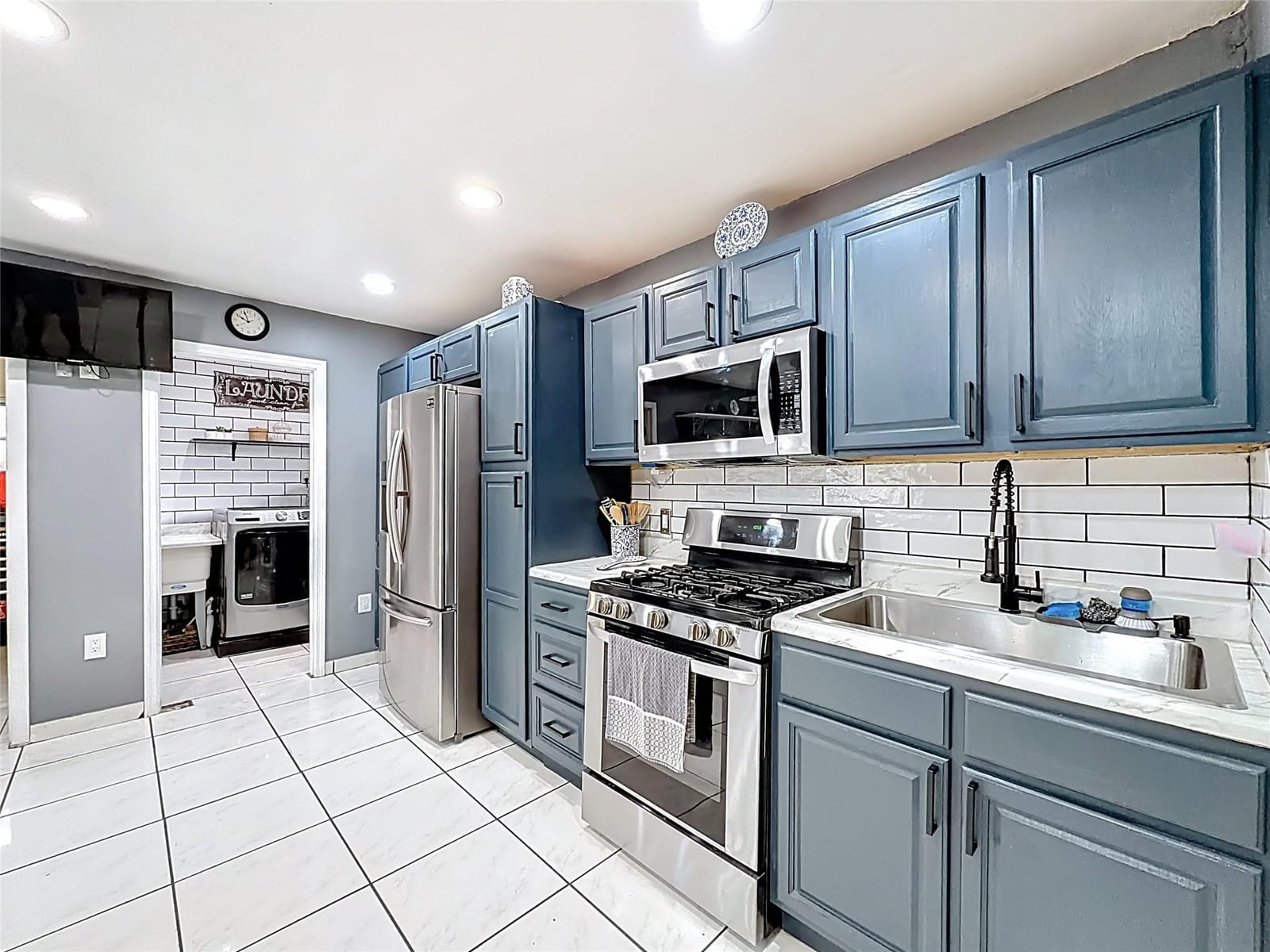 7141 Custer Street — photo 9