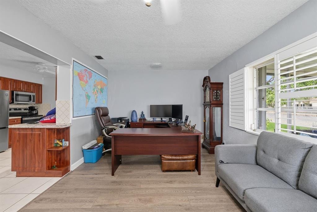 9407 NW 70th Place, Tamarac, FL 33321 photo 15
